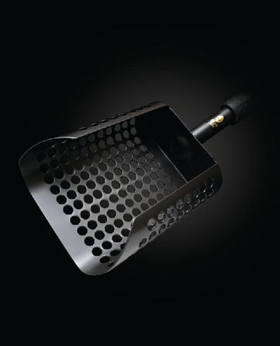 Black ADA Extended SandScoop Black -reikäkauha, pitkävartinen